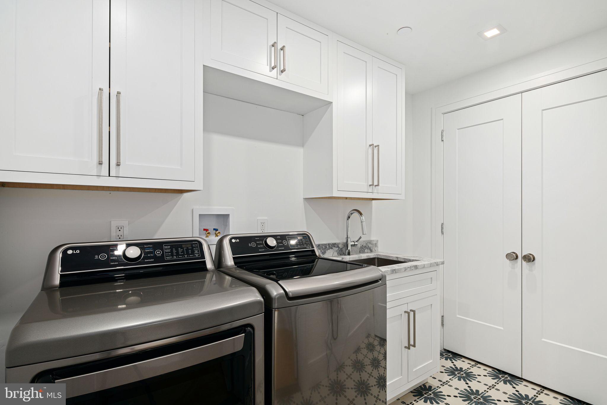 WASHINGTON SQ WEST - Residential
