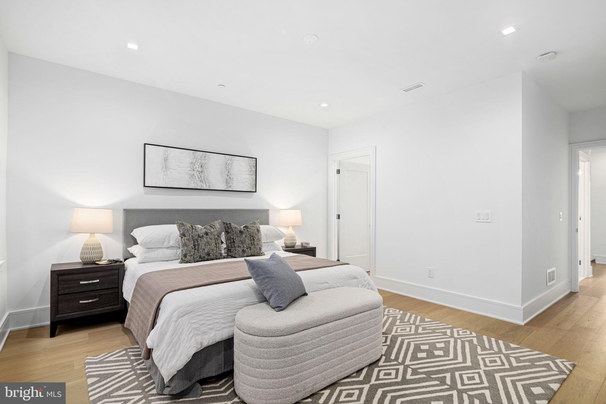 WASHINGTON SQ WEST - Residential