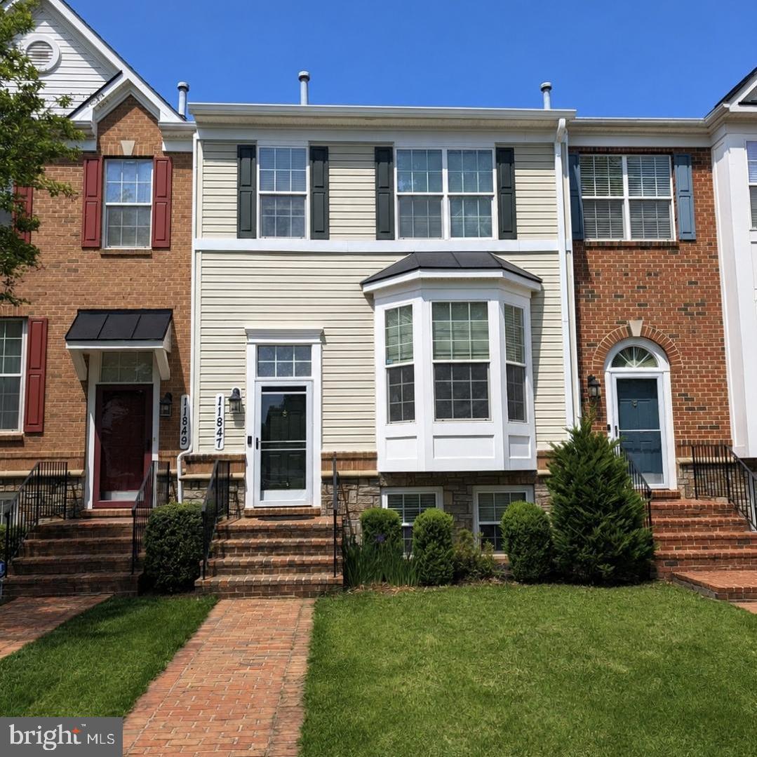 Welcome to 11847 Skylark Rd.  A bright 3 Bed, 2FB and 2 HB home located in the heart of Clarksburg Md.  Featuring hardwood floors throughout, a 2 car garage , and an extended 4 car driveway, and plenty of street parking for guests.  Step out to the deck from the kitchen to enjoy a beverage or relax and enjoy the weather and scenery.  Upstairs you will enjoy the owners suite with a walk in closet with custom wardrobe built ins. 
This home has access to the community pool and clubhouse, this one checks all the boxes for comfort, convenience, and community living.  Minutes from  shopping and dining, easy access to I-270.  Come see for yourself!!!