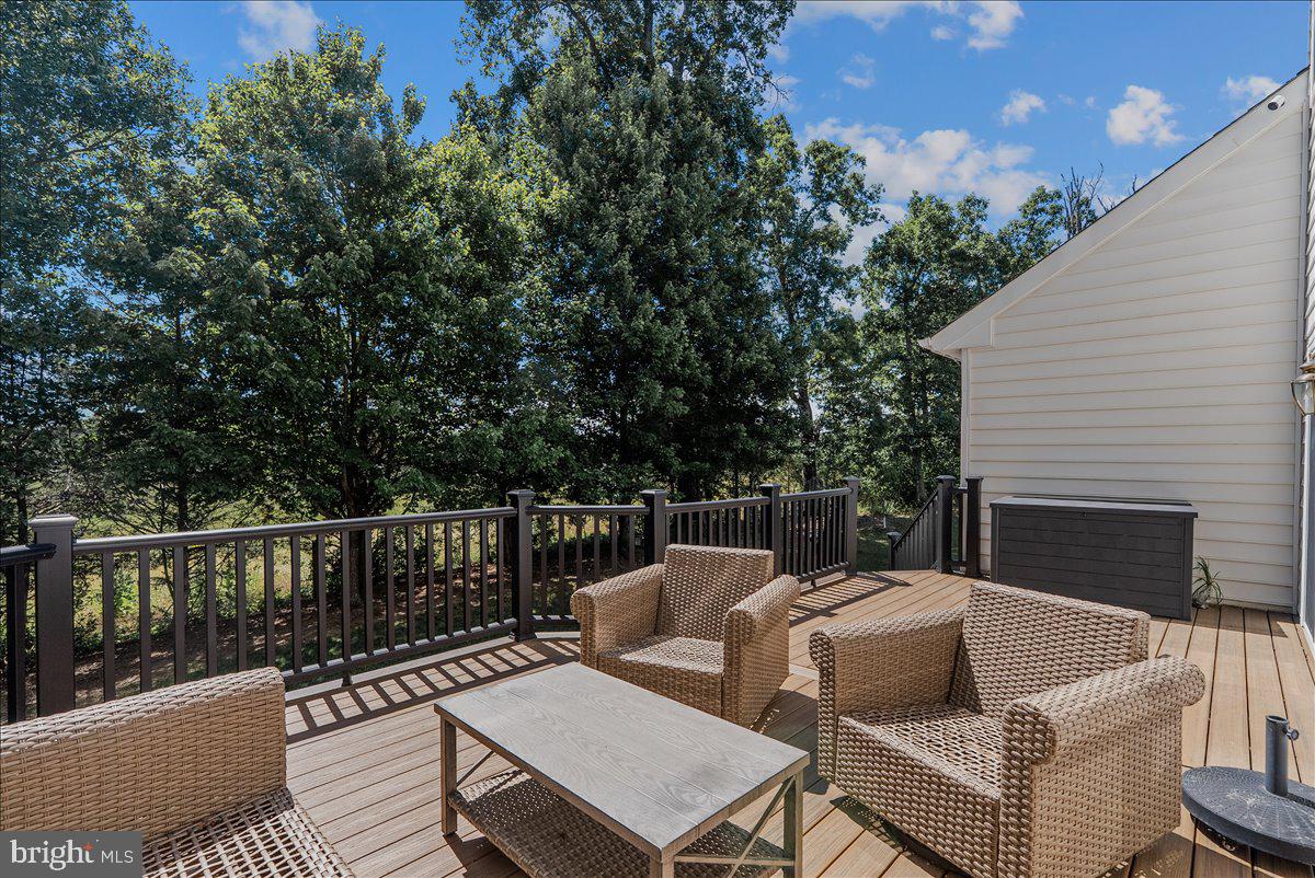 TWIN LAKES - Residential