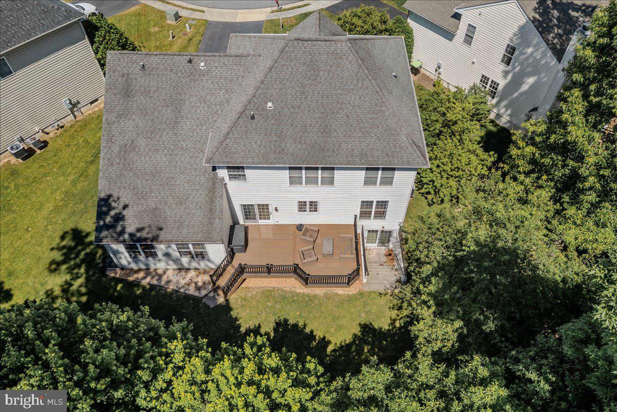 TWIN LAKES - Residential