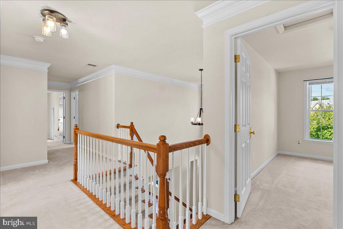 TWIN LAKES - Residential