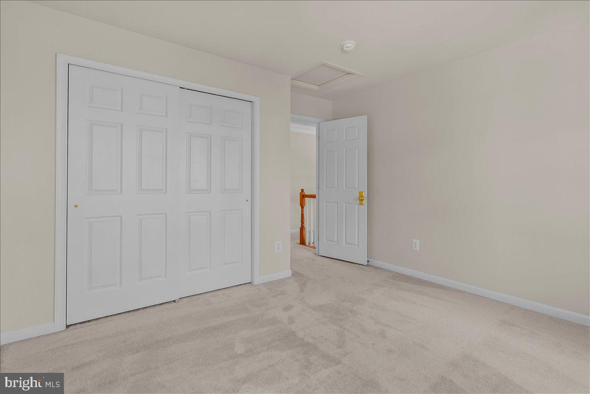 TWIN LAKES - Residential