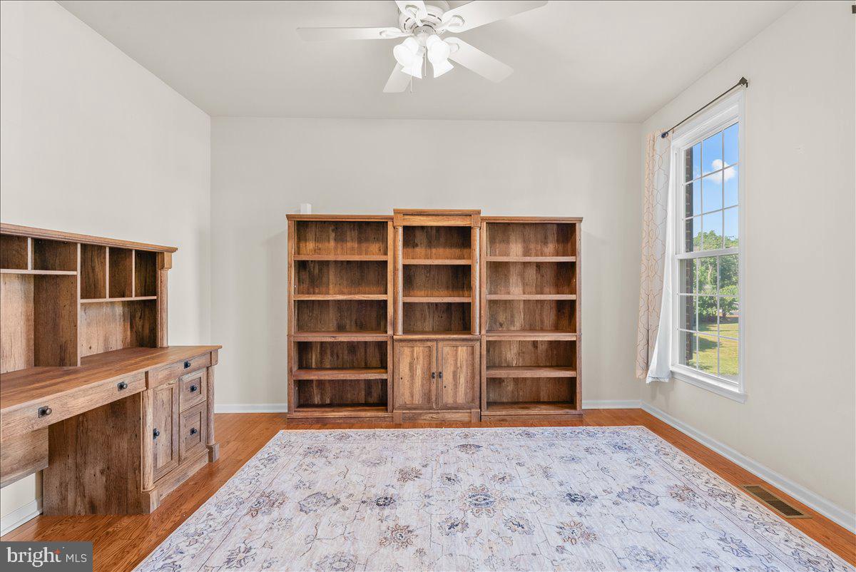 TWIN LAKES - Residential