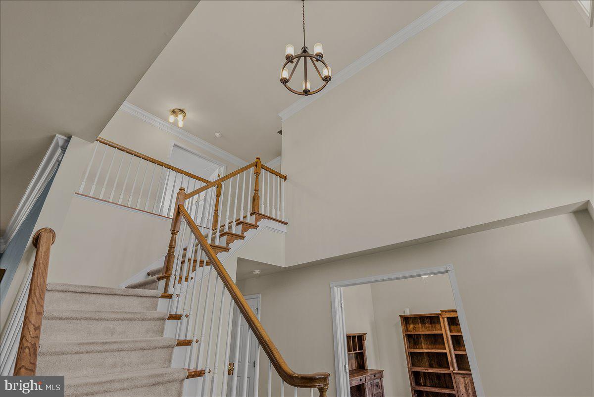 TWIN LAKES - Residential