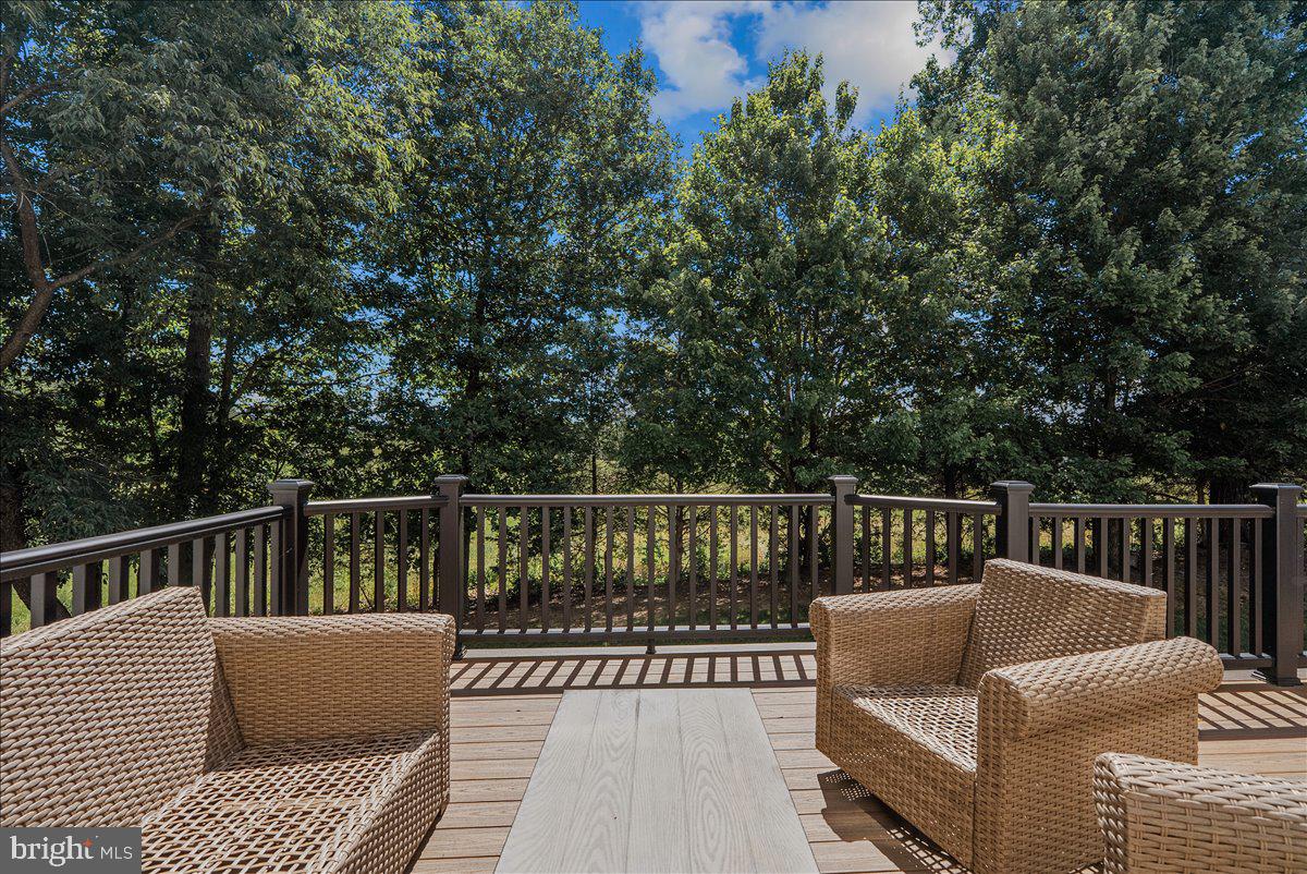 TWIN LAKES - Residential