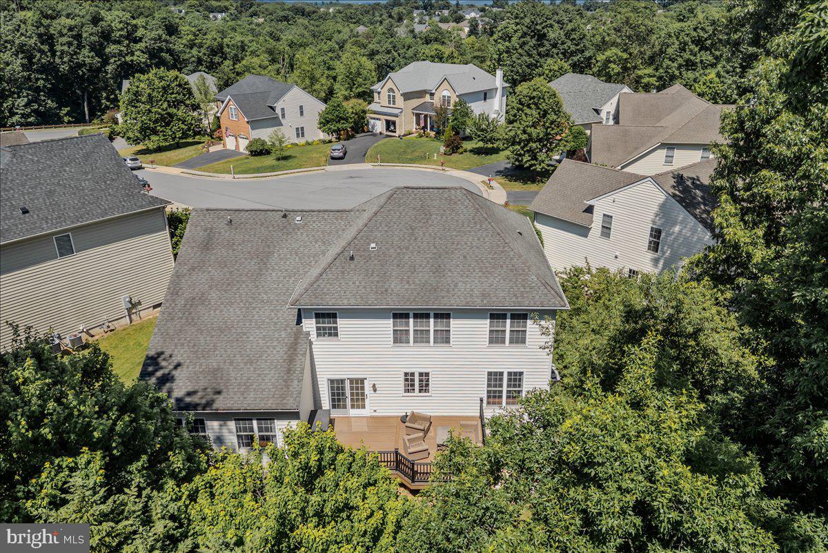 TWIN LAKES - Residential