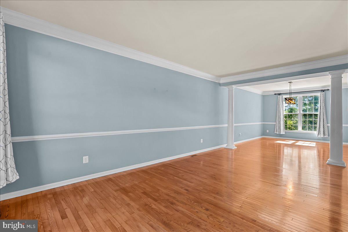 TWIN LAKES - Residential