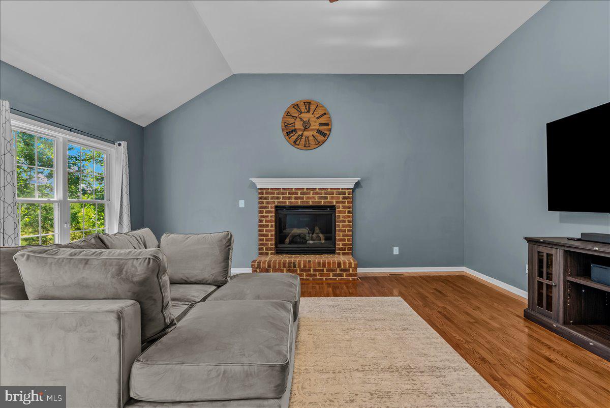 TWIN LAKES - Residential