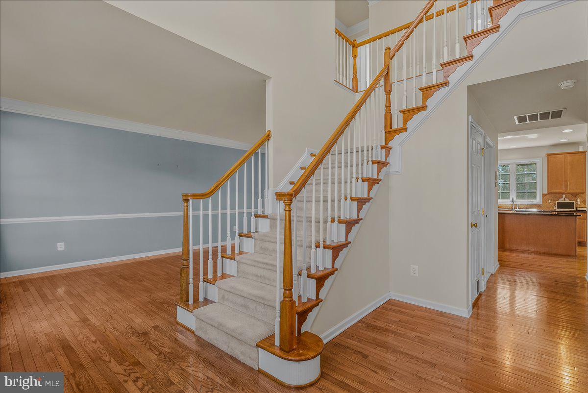 TWIN LAKES - Residential