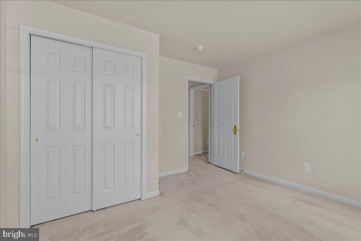 TWIN LAKES - Residential