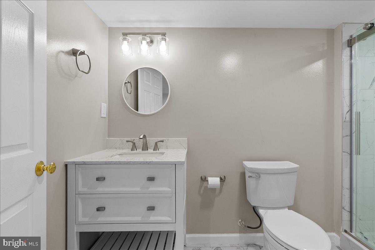 TWIN LAKES - Residential
