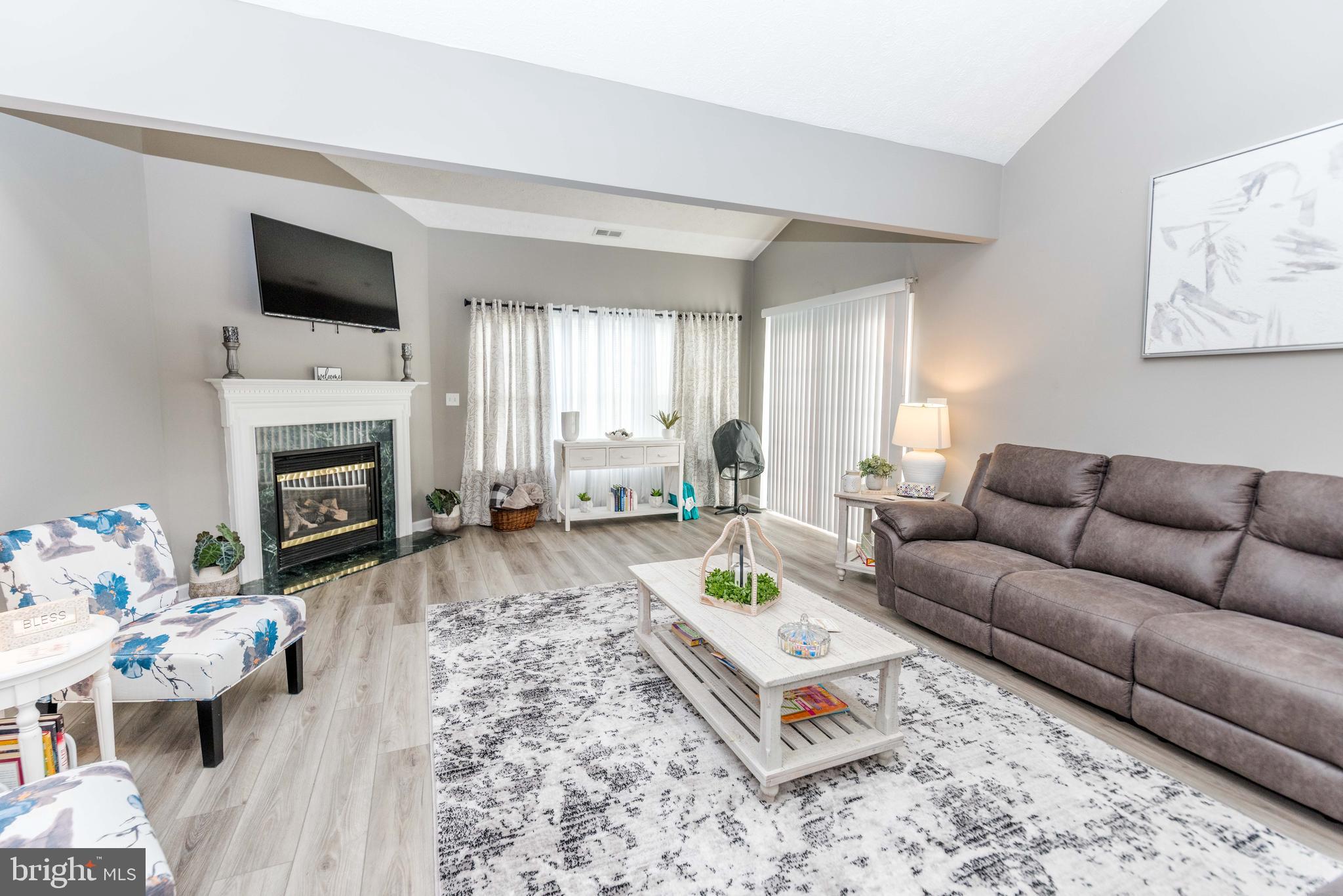 WOOD CREEK GOLF COMM - Residential
