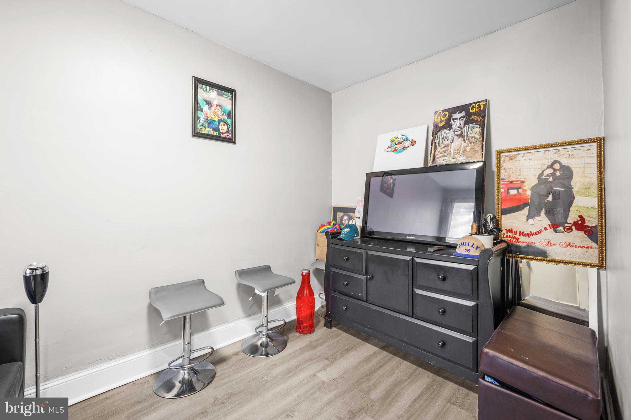 KENSINGTON - Residential