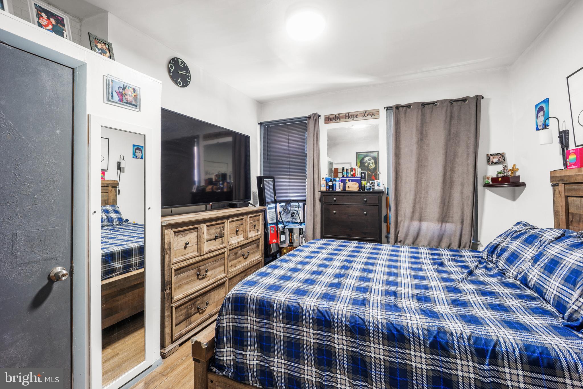 KENSINGTON - Residential
