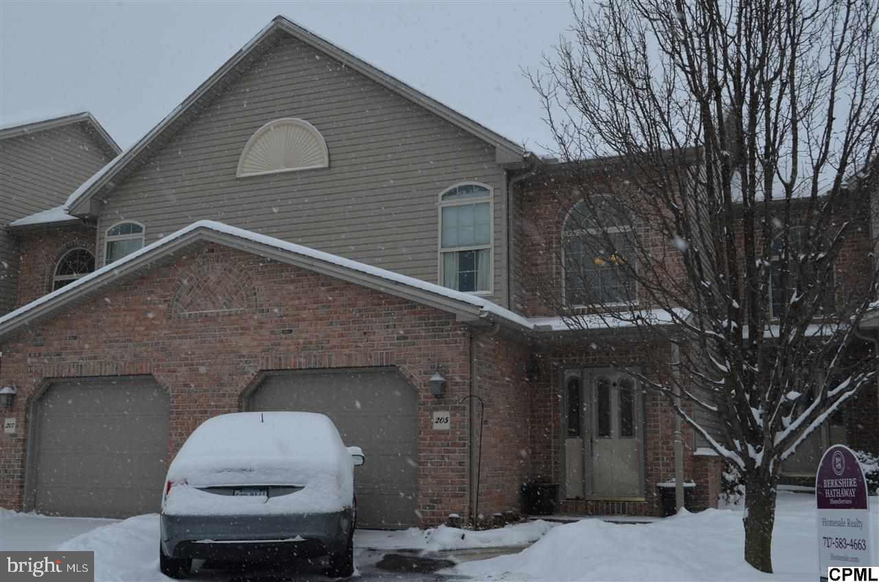 Move right into this well-kept 3 BR/2.5 Bath townhome. Home features freshly painted, neutral decor throughout, large living room w/gas FP, kitchen w/gas range, pantry. Hardwood flrs on most of first floor. Master suite includes walk-in closet, whirlpool tub & separate shower. One car garage, all this & more situated on a private rear lot with patio. Refrigerator, washer and dryer negotiable. Schedule a showing today!