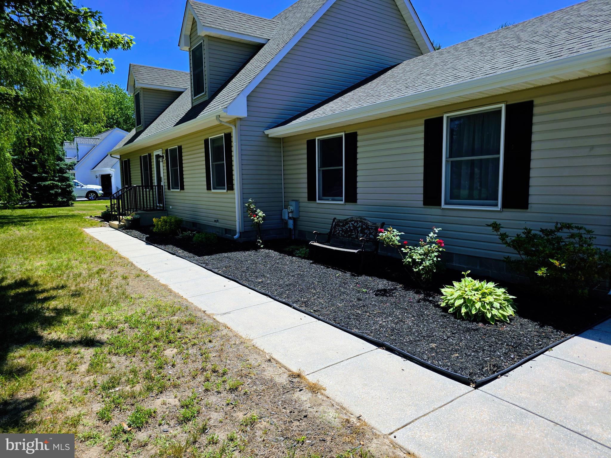 JOHN CHAR EST - Residential