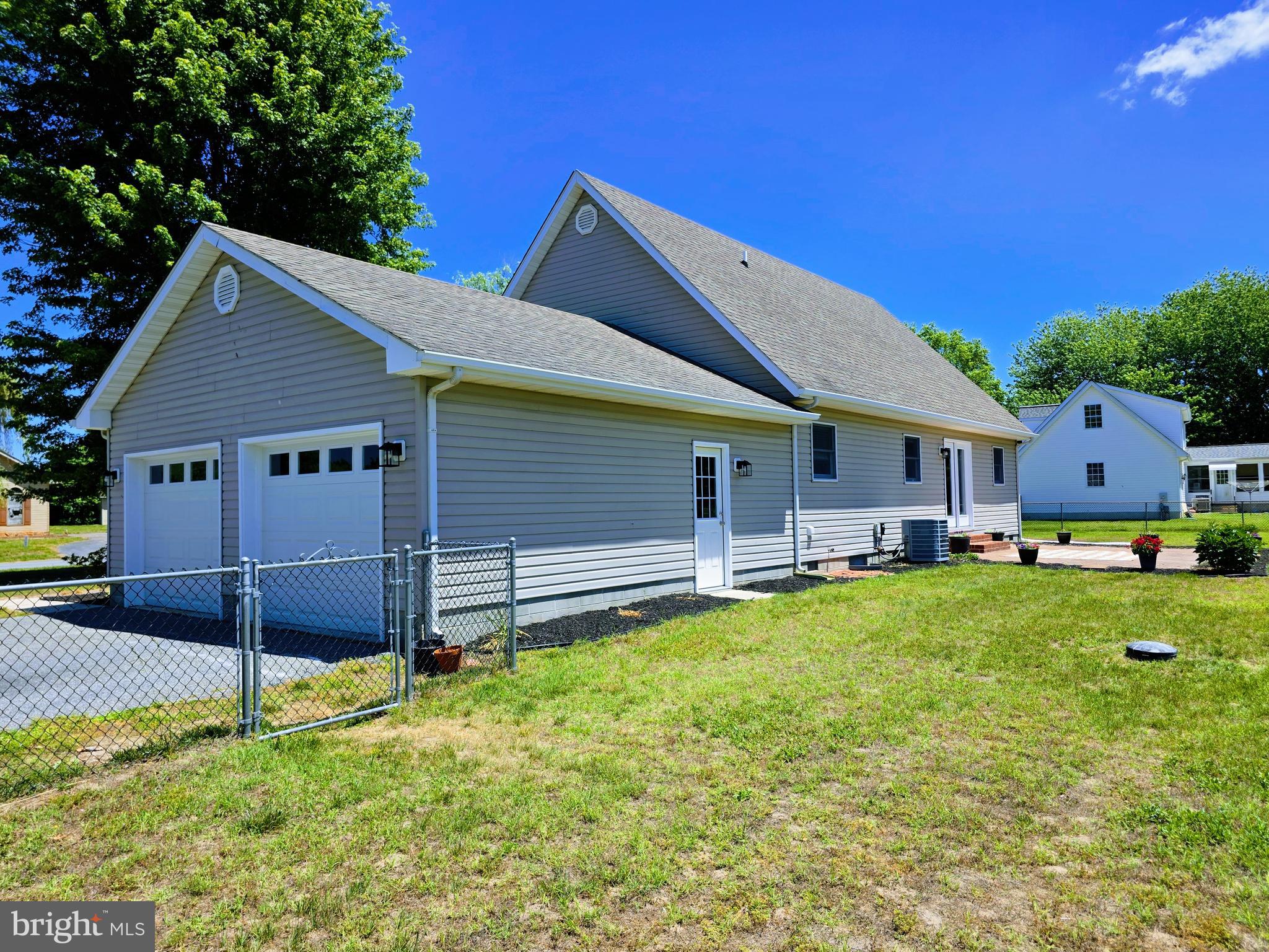 JOHN CHAR EST - Residential