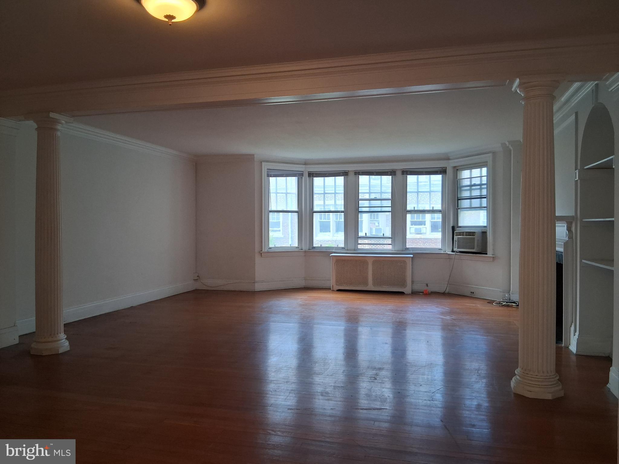 GARDEN COURT - Residential
