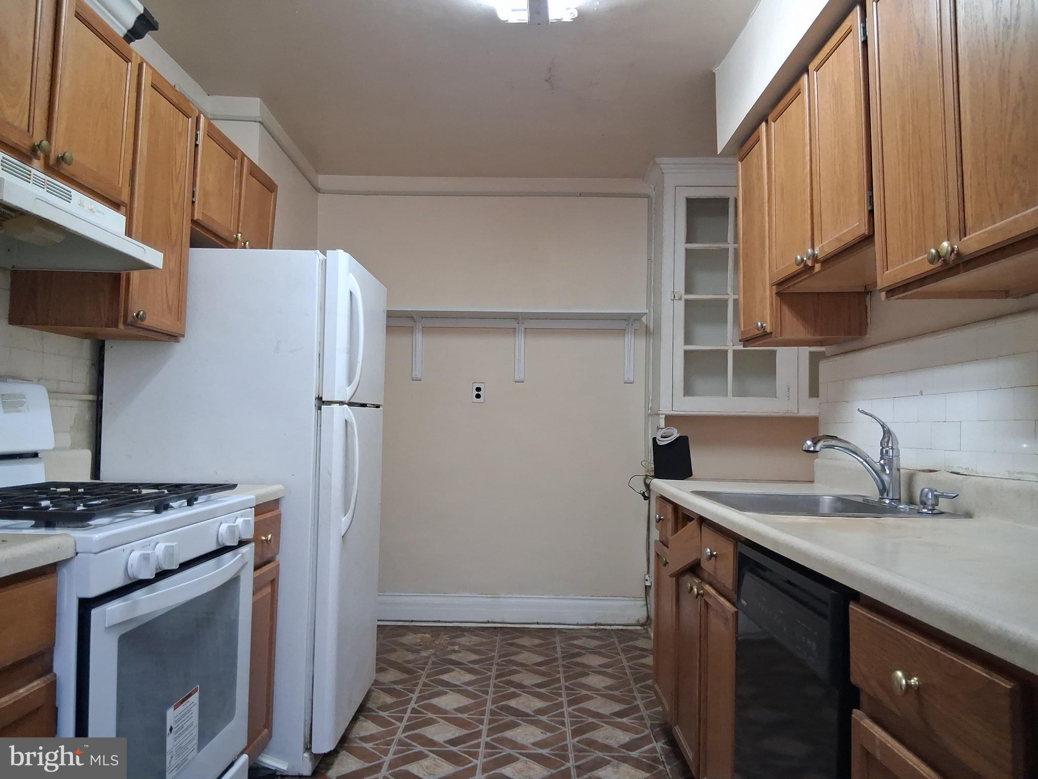 GARDEN COURT - Residential