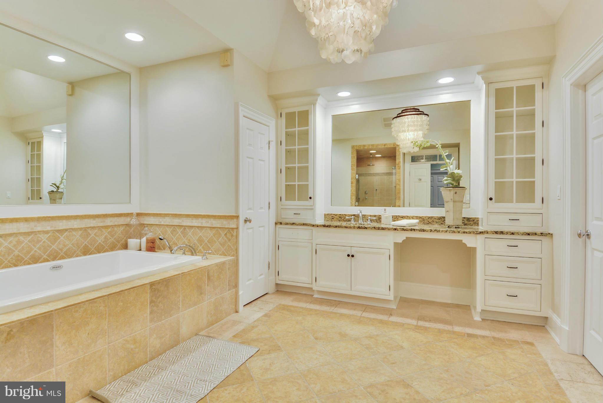 BRADLEY HILLS GROVE - Residential