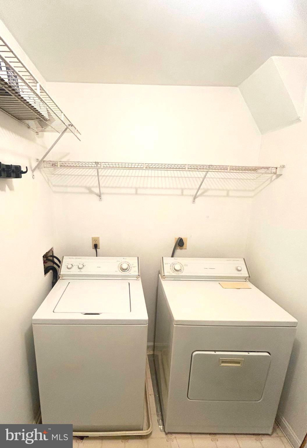 LAKESIDE - Residential