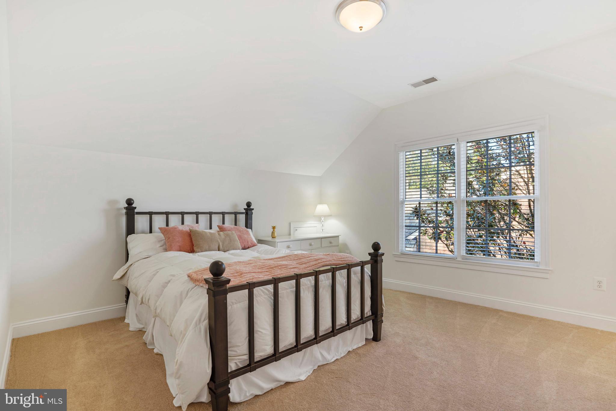 BELLEVUE FOREST - Residential