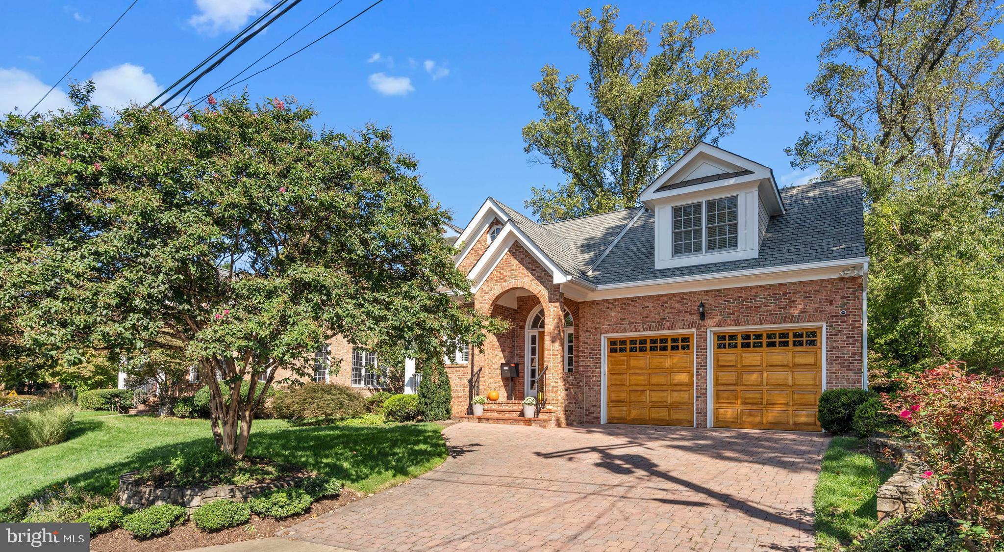 BELLEVUE FOREST - Residential