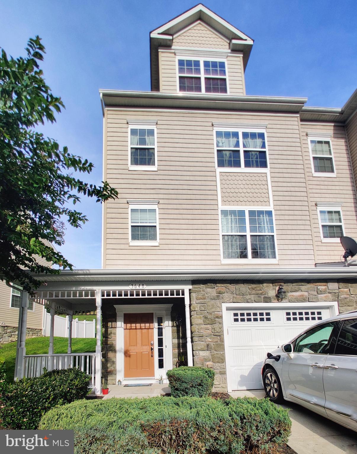 Meticulously cared for home in the sought after Townhouses at San Francisco. This 4 story end unit with garage and quaint side porch for relaxing outside is everything you've been looking for and more.  Home boasts 3 bed 2 full and 2 half baths. Custom kitchen with breakfast bar,  granite counters and SS appliances. Top floor features a private Owner's suite with walk in closet, soaking tub, separate shower and dual vanities.  Built in 2012 this home is equipped with dual zone heat and air and a sprinkler system. Many more features but you'll just have to come and see for yourself!!! Walking distance to North Beach community boardwalk, pier, beach, shops, and restaurants.