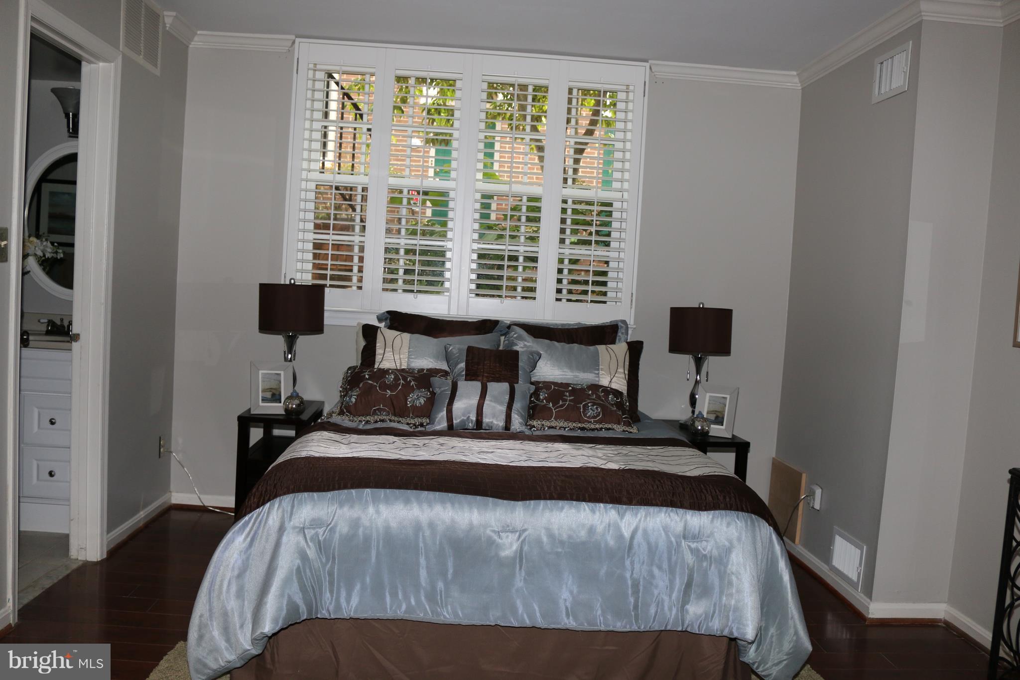 LEE MEWS - Residential