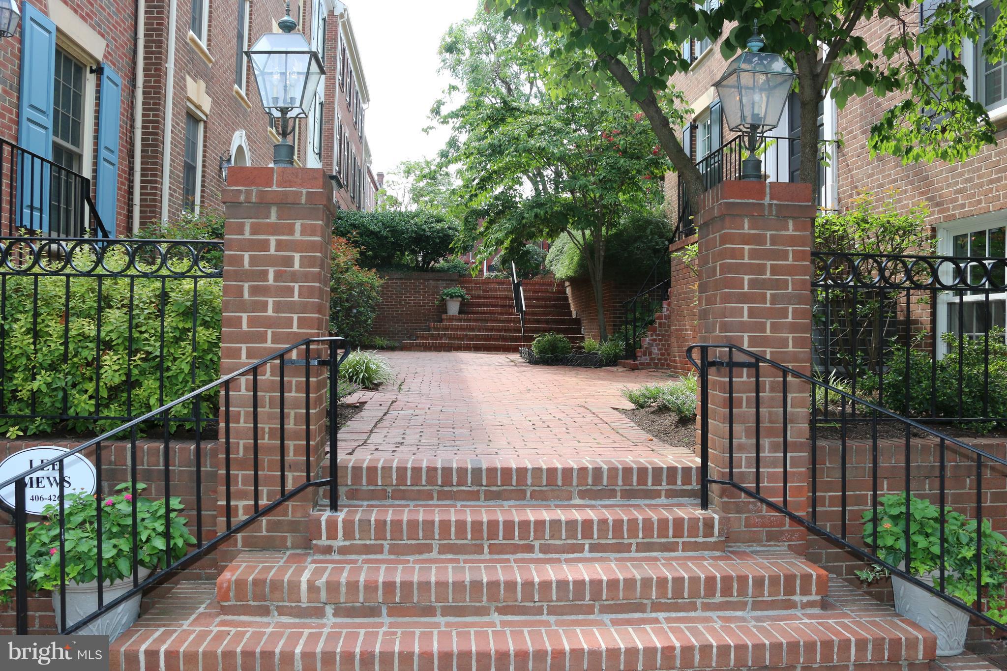 LEE MEWS - Residential