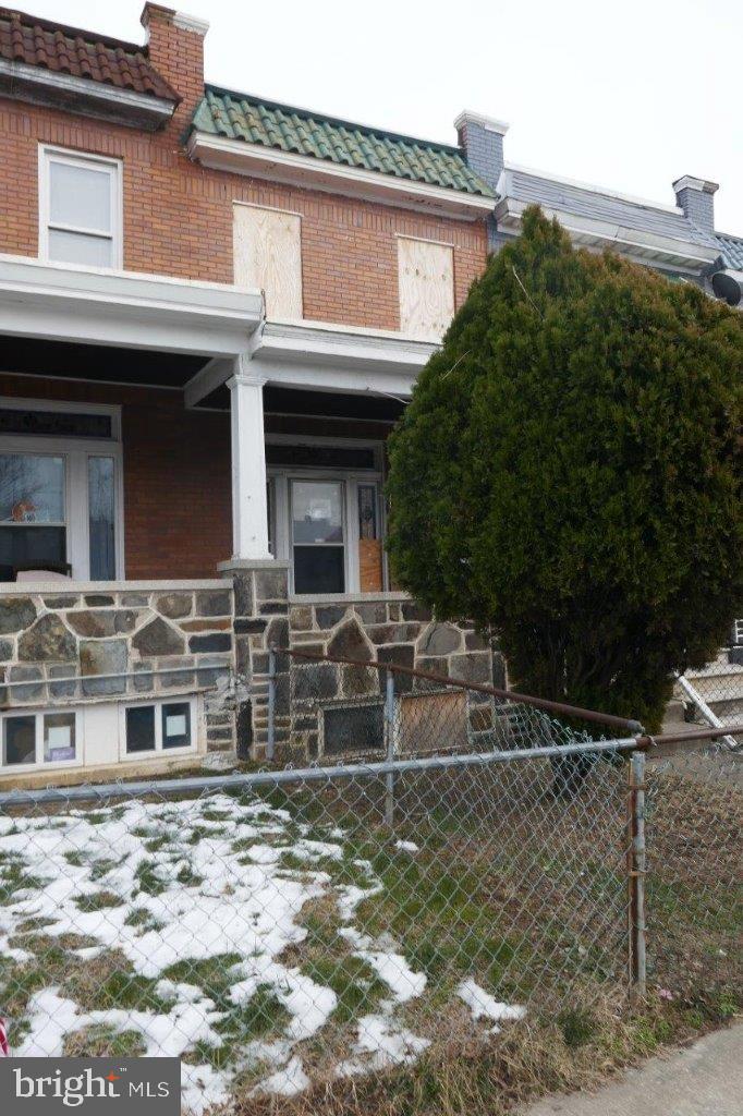 New Price Reduction! Discover a prime investment opportunity with this charming 1928 Colonial townhouse, ideally situated for renovation and resale or rental potential. Home is just minutes to John Hopkins Hospital, Inner Harbor, University Hospital, St. Agnes and I-95. Easy access to major traffic artery N Hilton St and W Baltimore St.
This interior row property boasts 1,186 finished square feet, featuring three bedrooms and a full bathroom, making it a versatile choice for investors looking to capitalize on the growing demand for updated residential spaces. The property presents a blank canvas for those with a vision to enhance its value. The full walkout basement offers additional space for expansion or creative use, while the brick construction ensures durability and classic appeal. Being located on Hilton St brings accessibility and a  key advantage for future tenants or buyers. Located in a neighborhood ripe for revitalization, this townhouse is positioned to benefit from increasing property values and community development. Seize this opportunity to invest in a property with significant upside potential. Whether you’re looking to flip or hold for rental income, this townhouse is a solid choice for savvy investors ready to make their mark in the real estate market. Don’t miss out on the chance to transform this property.