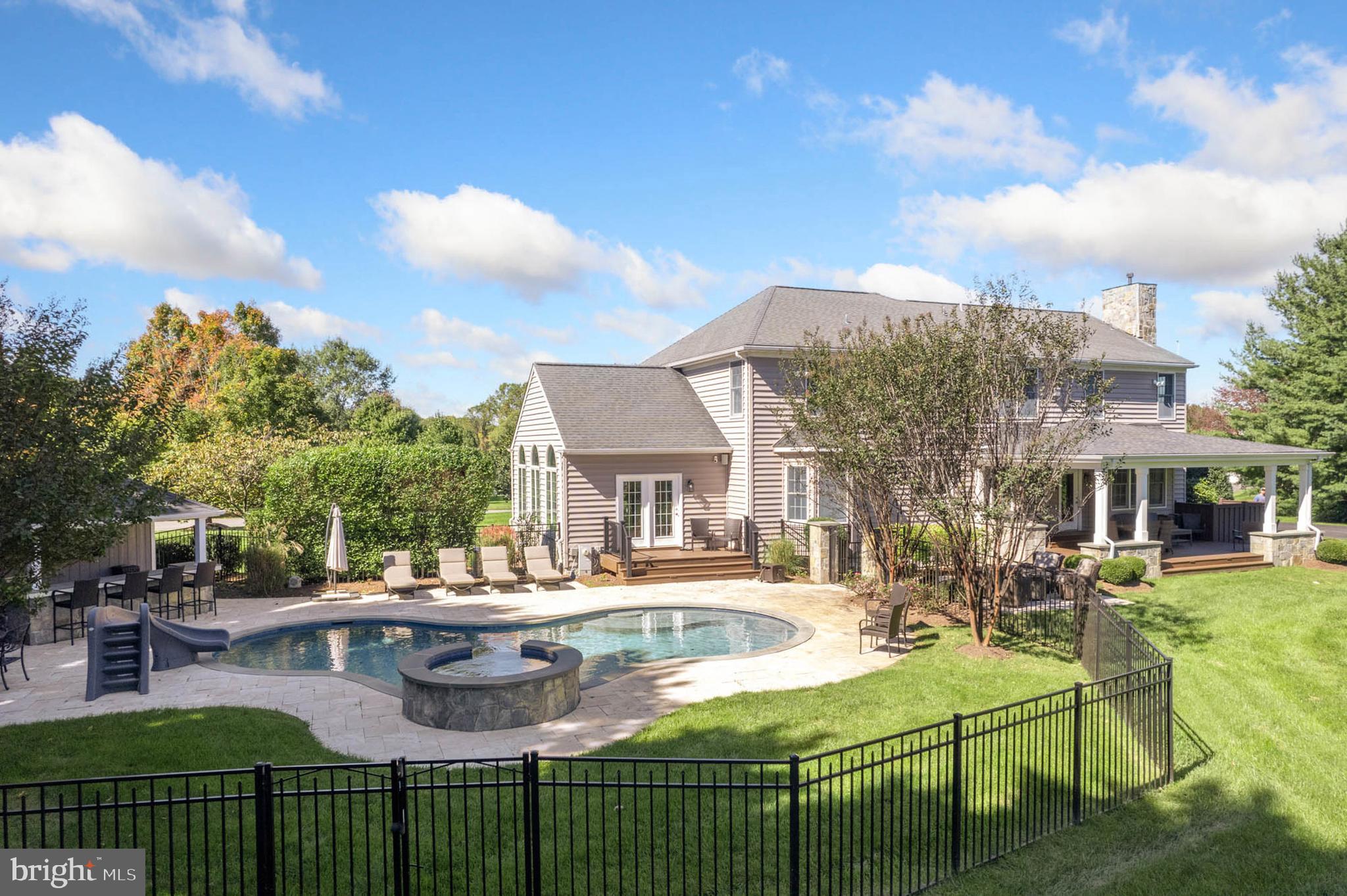 FULTON MANOR - Residential
