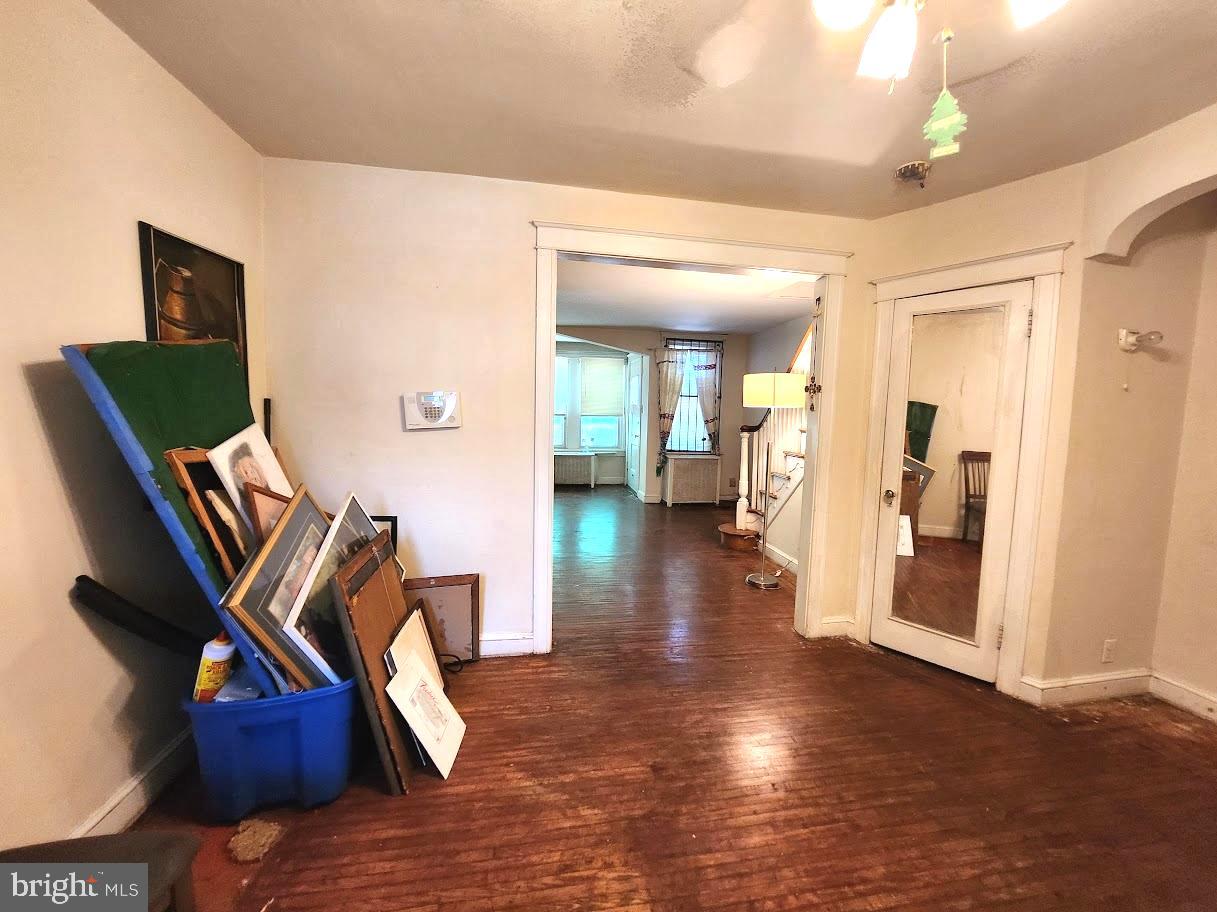 WEST OAK LANE - Residential