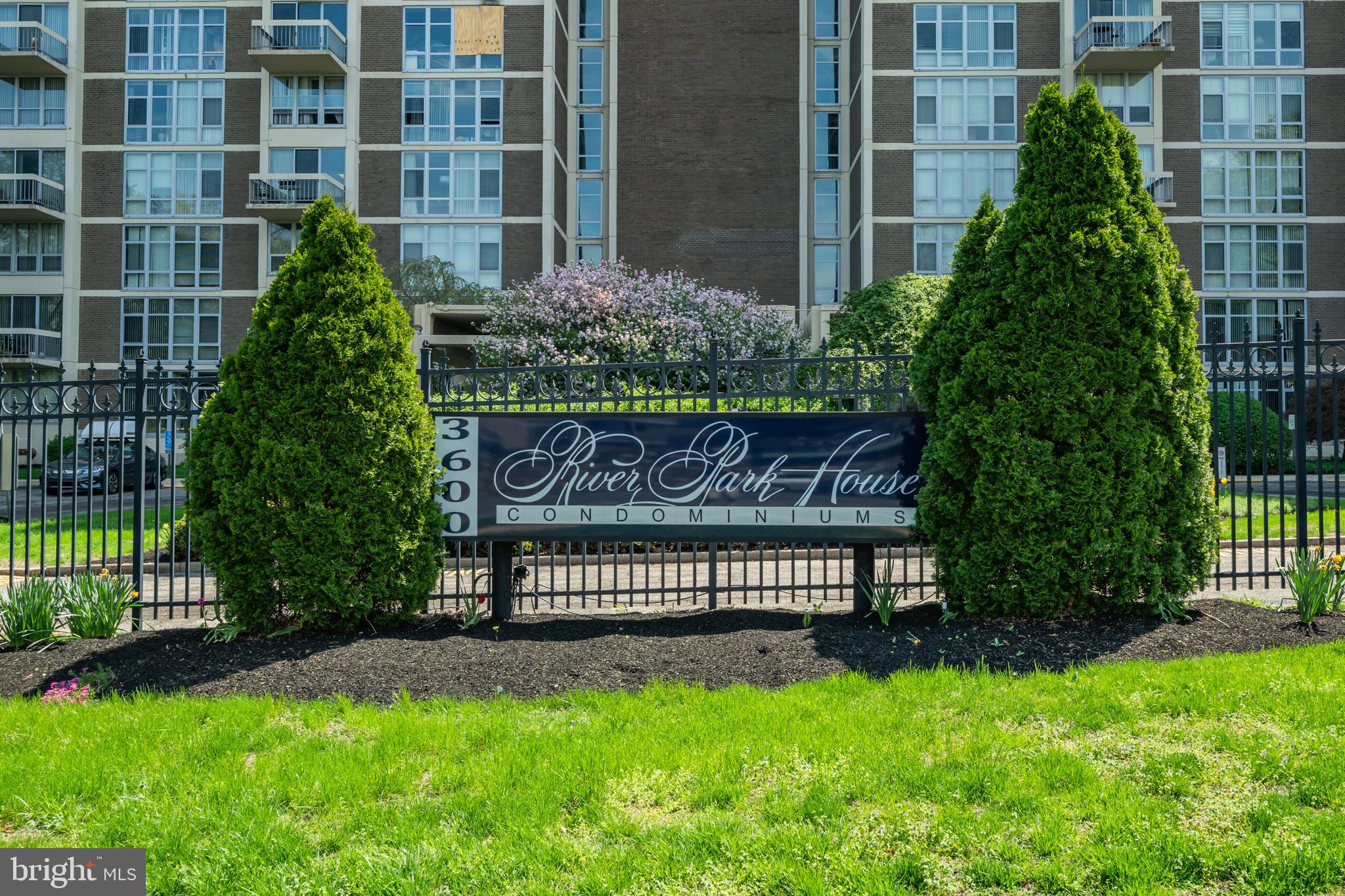 RIVER PARK - Residential