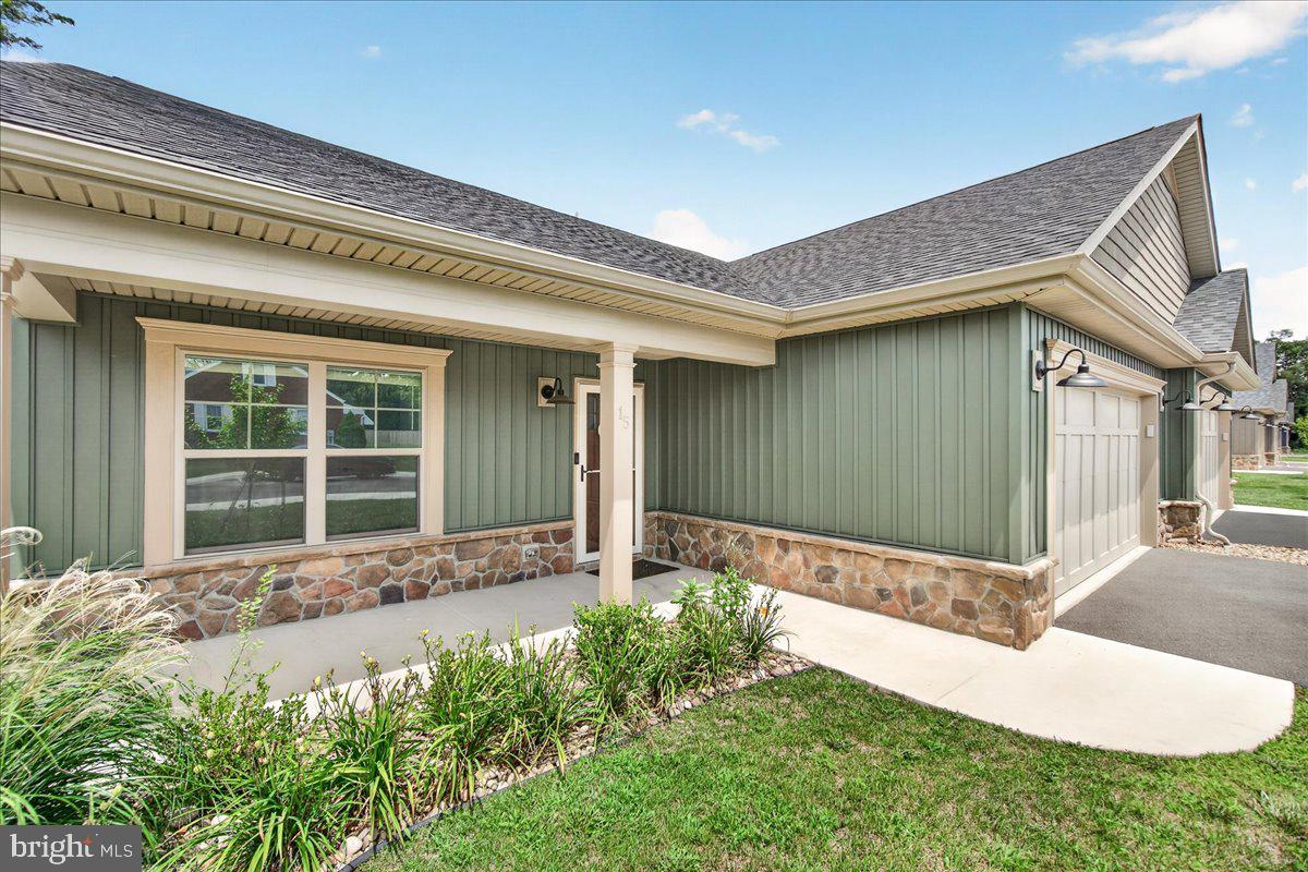 THE VILLAS AT WARM SPRINGS - Residential