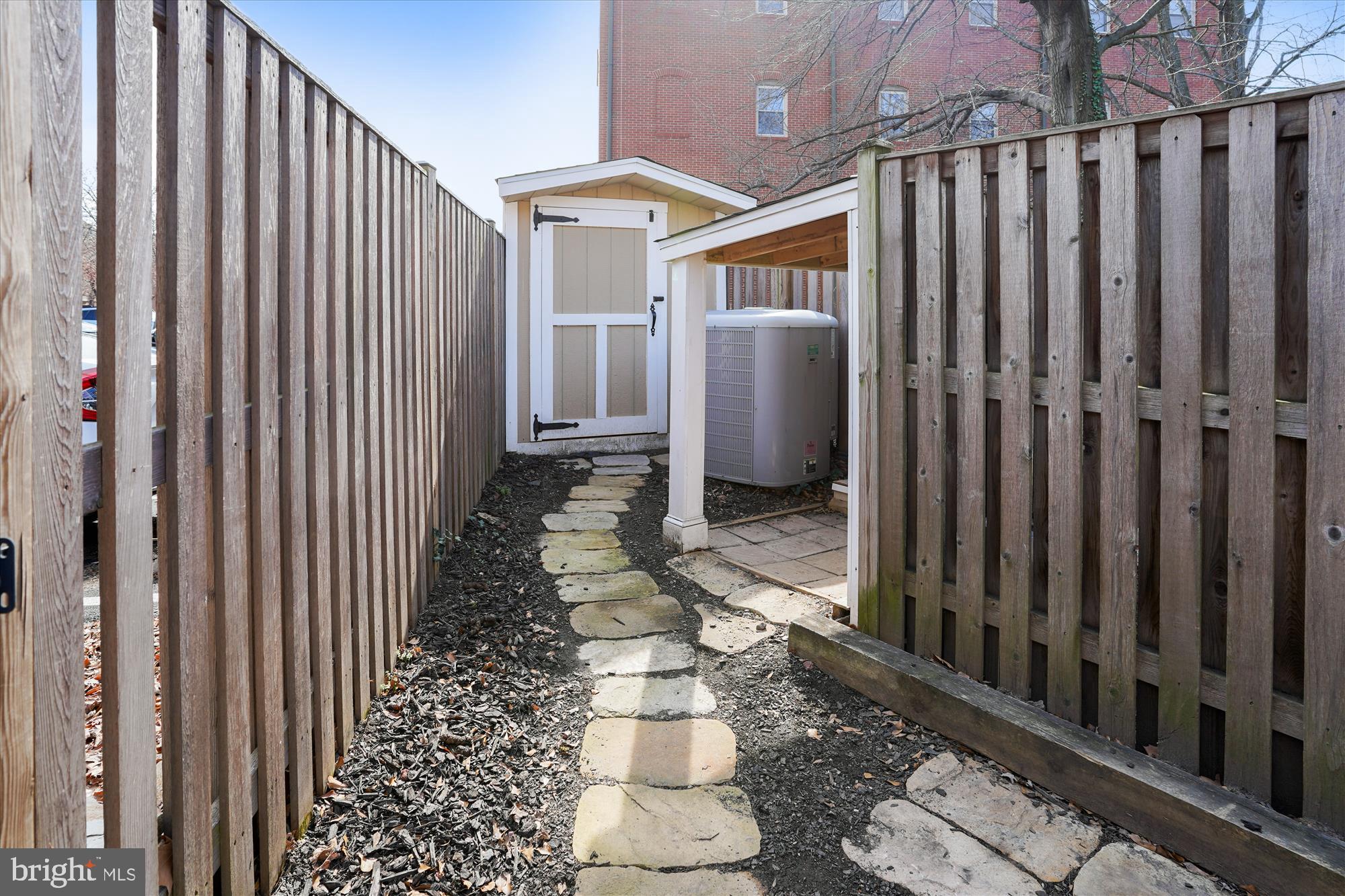 OLD TOWN ALEXANDRIA - Residential Lease