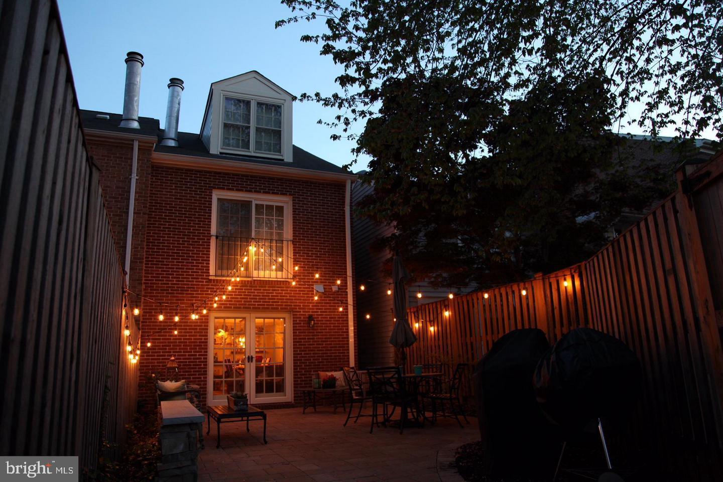 OLD TOWN ALEXANDRIA - Residential Lease