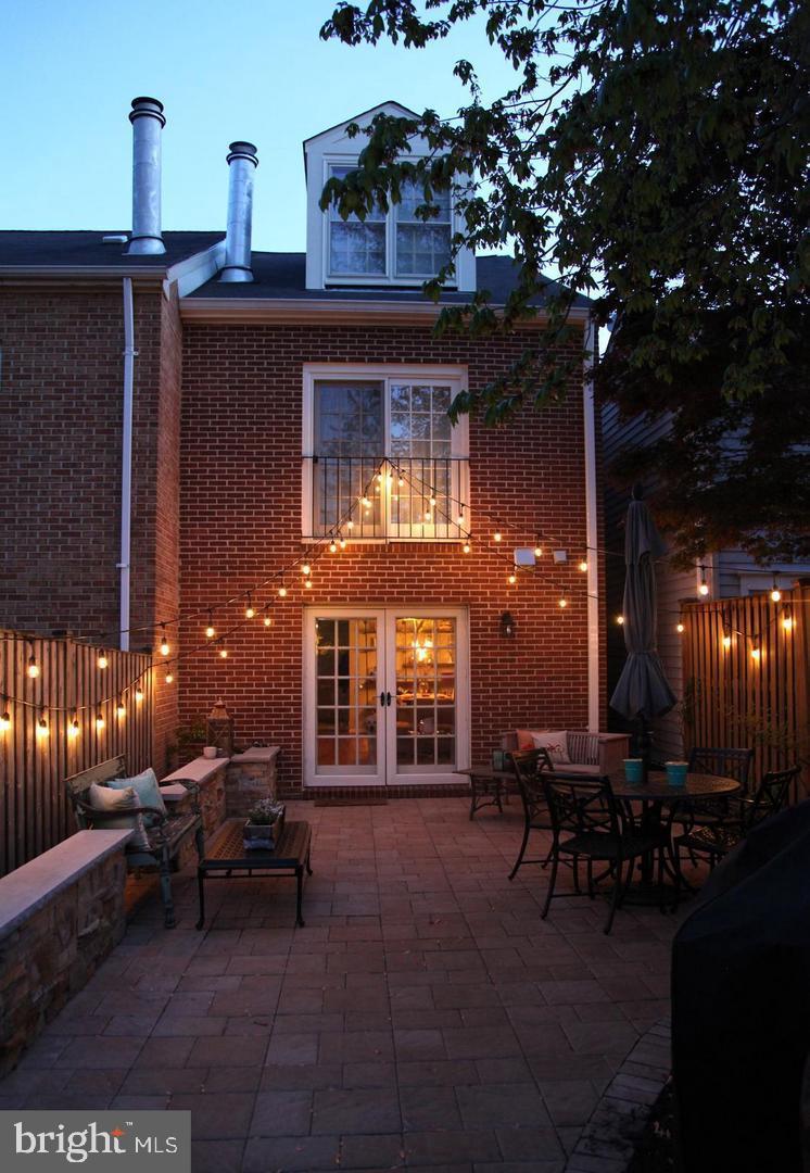 OLD TOWN ALEXANDRIA - Residential Lease