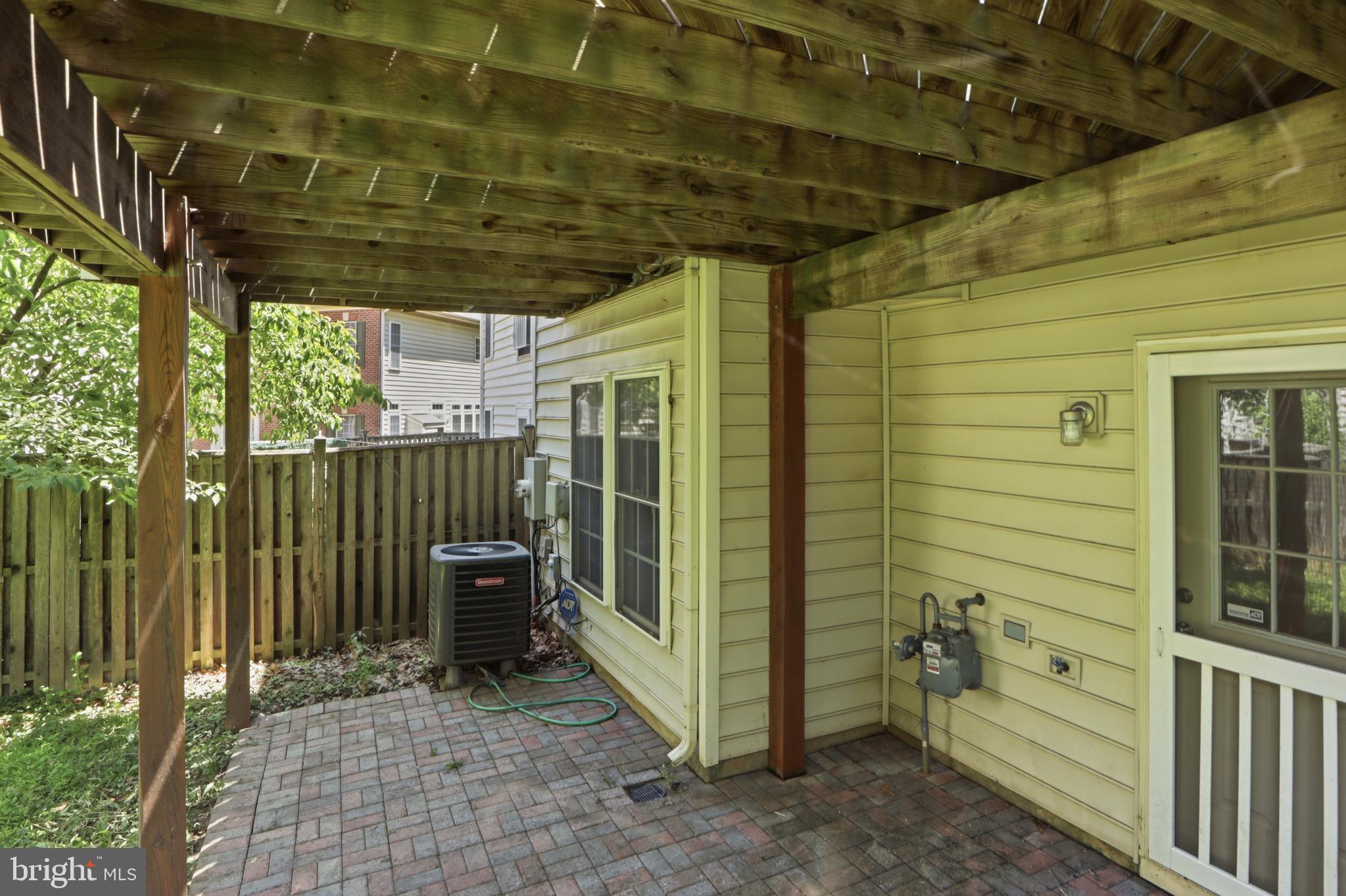 QUINCE ORCHARD PARK - Residential