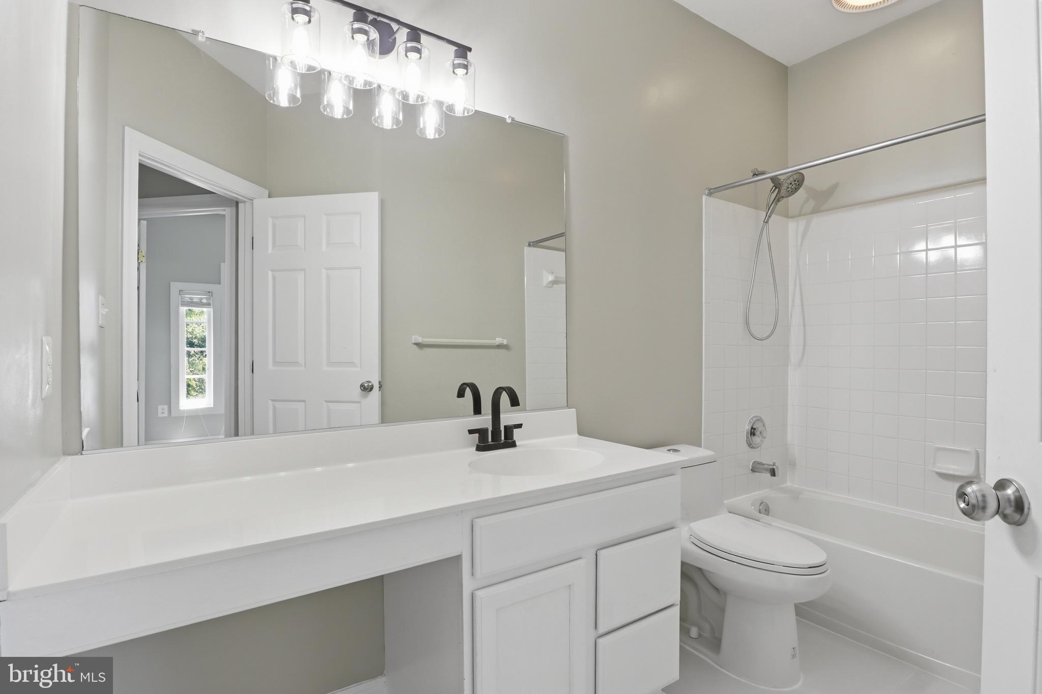 QUINCE ORCHARD PARK - Residential
