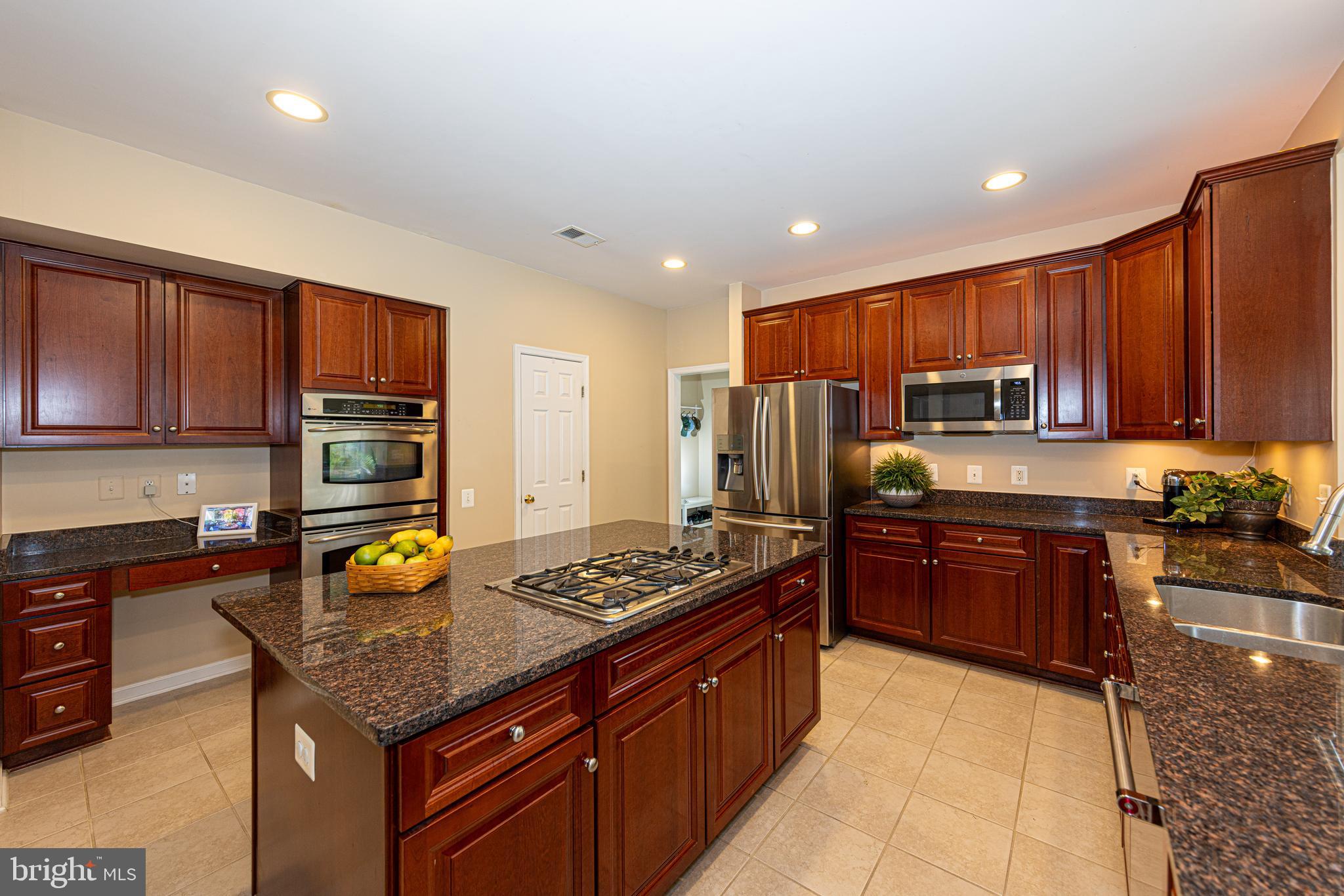 LAUREL HILL - Residential