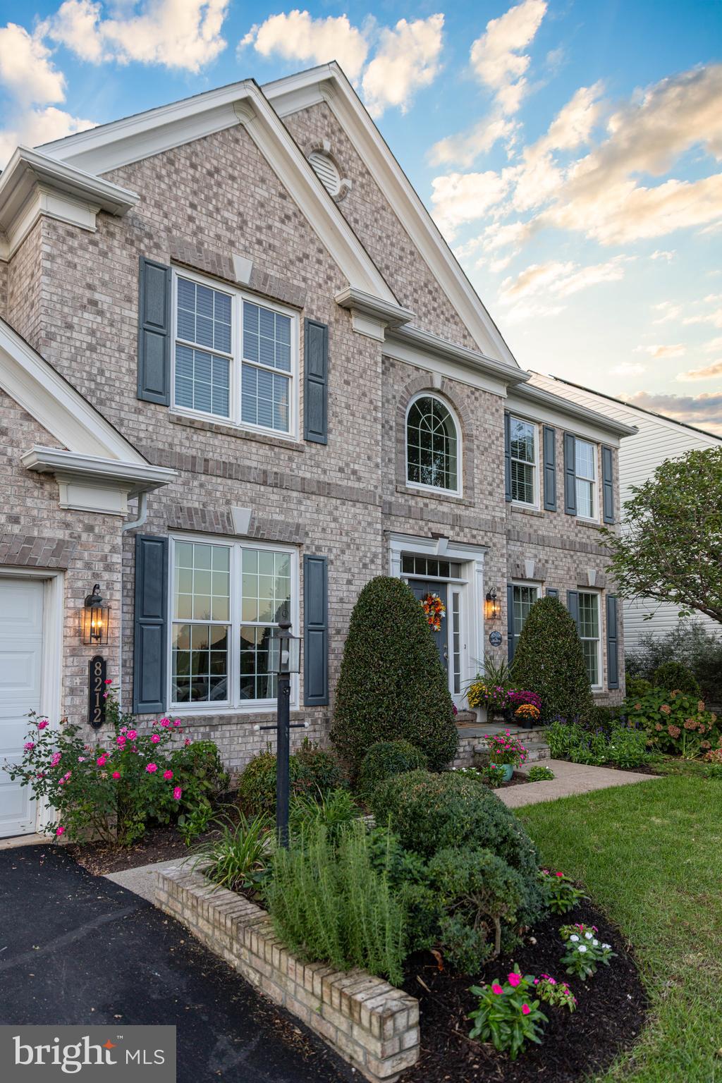 LAUREL HILL - Residential