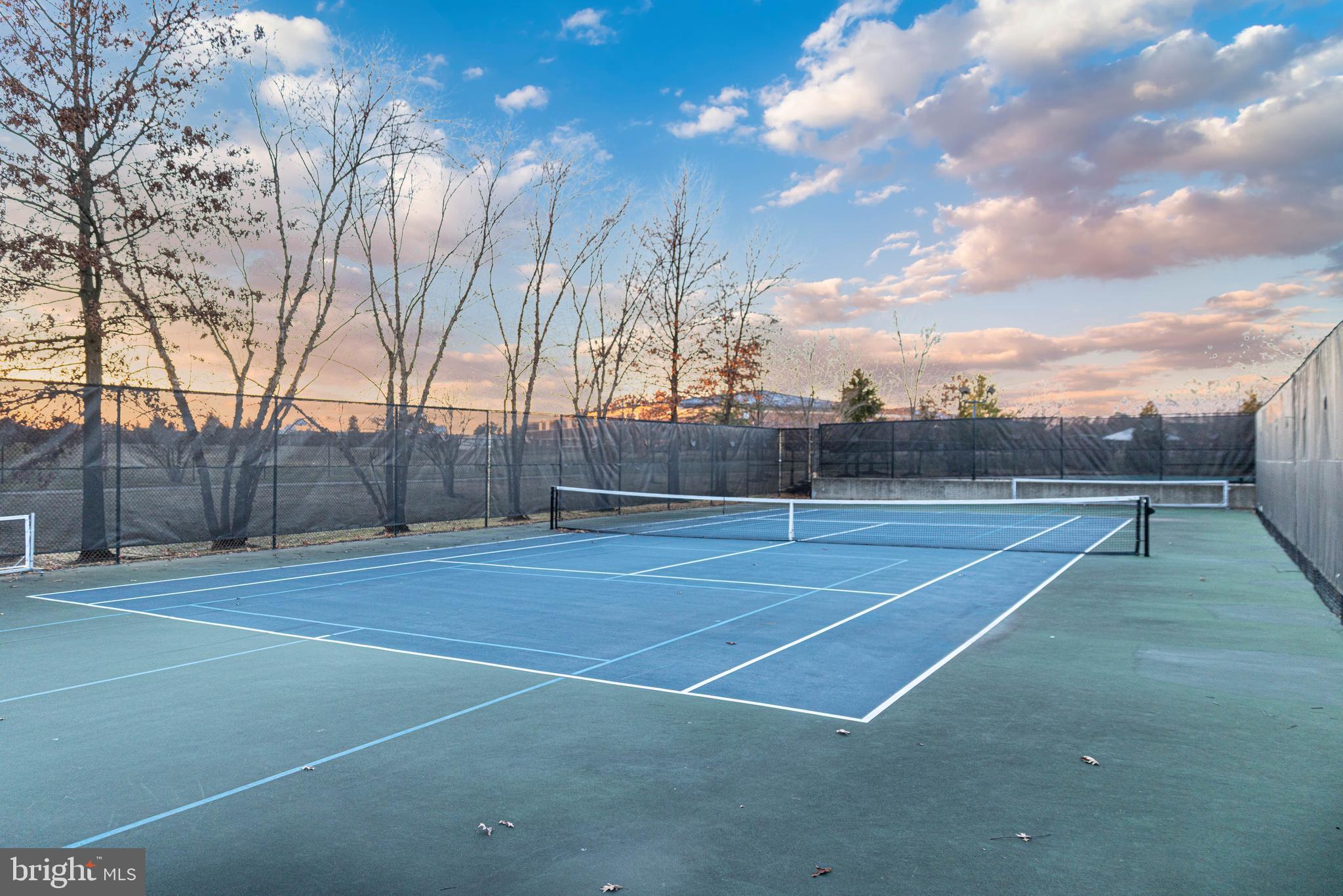 LAUREL HILL - Residential