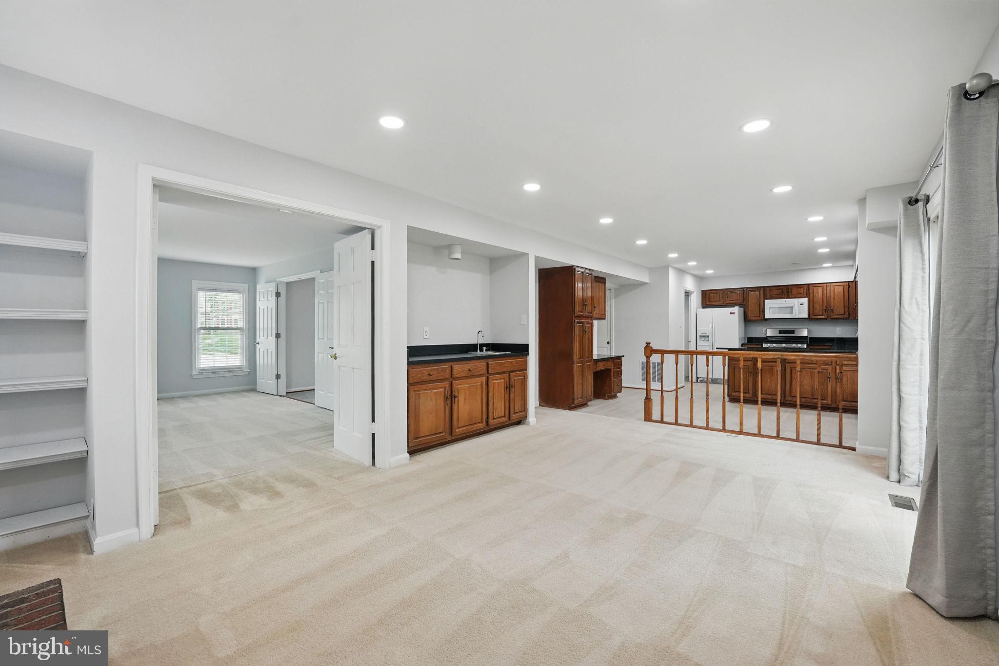LAKEWOOD HILLS - Residential