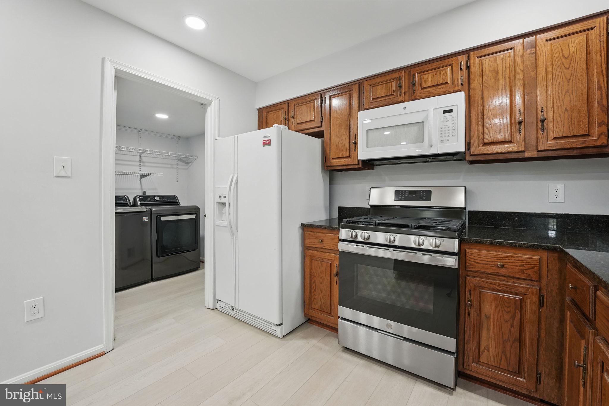 LAKEWOOD HILLS - Residential