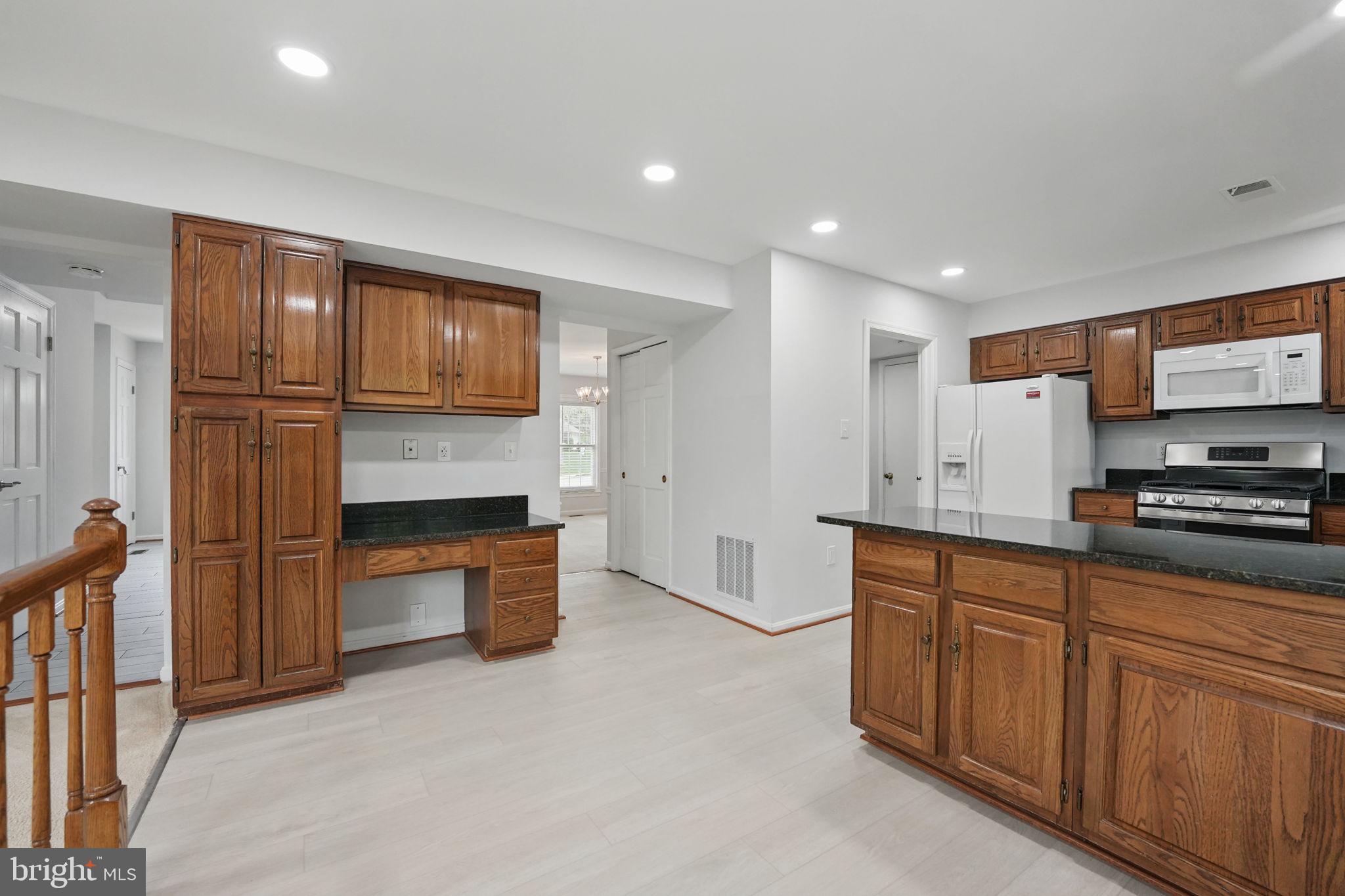 LAKEWOOD HILLS - Residential