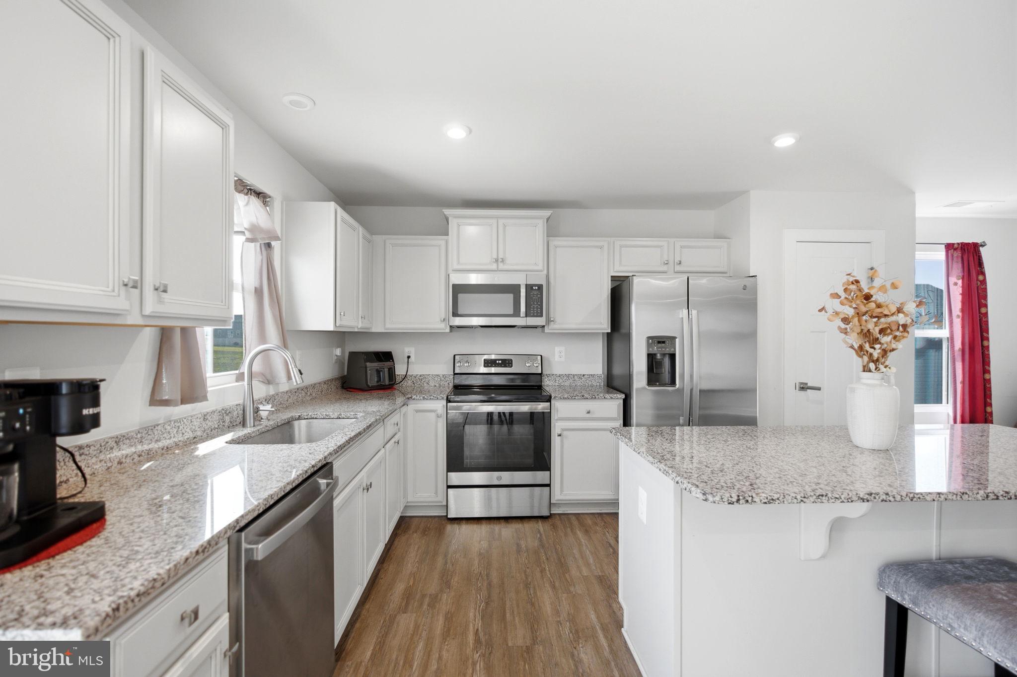 CARDINAL POINTE - Residential