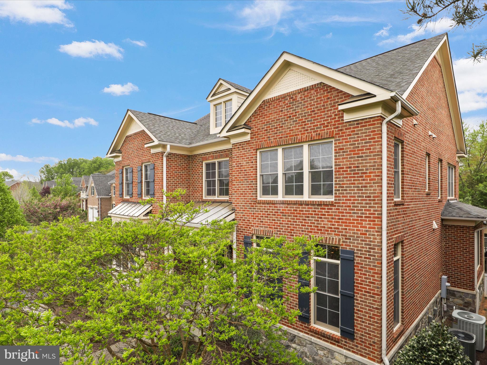 POPLAR TREE - Residential