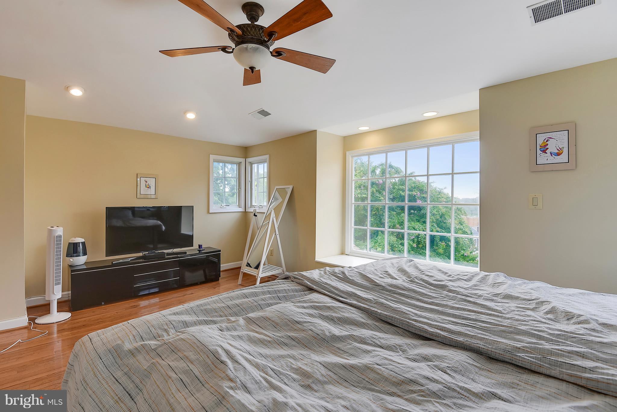 OAKCREST - Residential